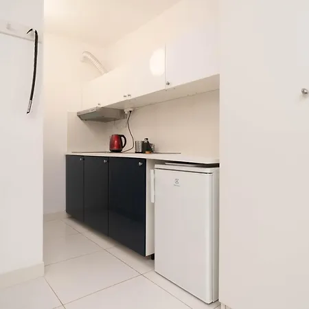 Comfort Korzeniowskiego 아파트 *